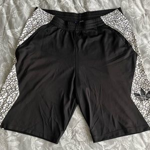 Adidas Originals Trefoil Hoop men’s shorts size XL